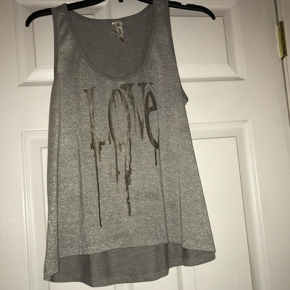 Women’s gray tank top